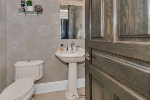 305 Ambriance Dr, Willowbrook IL  60527-0803 exterior