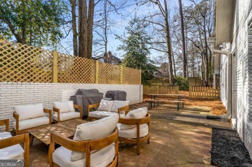 400 Breakwater Rdg, Atlanta GA  30328-1808 exterior