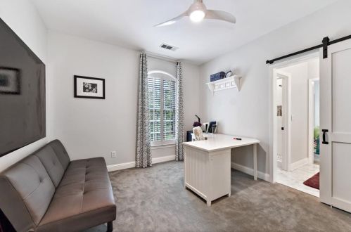 800 Lake Summit Dr, Atlanta GA  30342-1975 exterior