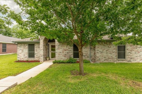 453 Dove Ln, Fort Worth, TX 76108-3793