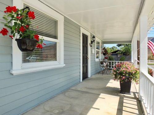 502 Claudina St, Anaheim CA  92805-2701 exterior