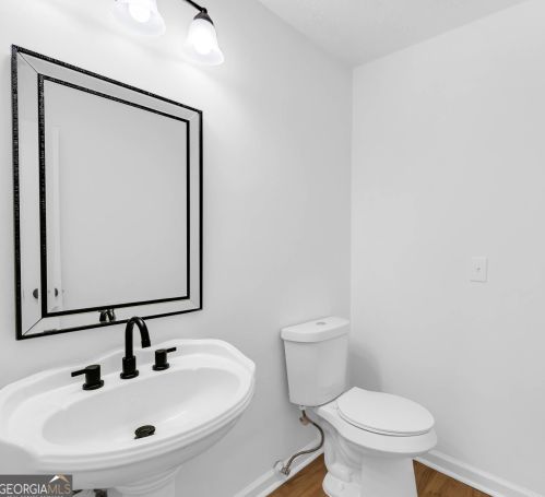 543 Charing Cross Dr, Marietta GA  30066-2556 exterior