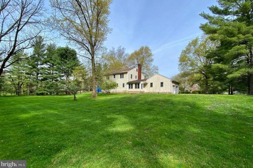 5 Skyfield Dr, Princeton NJ 08540-7403 exterior