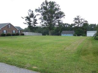 2736 Grandview Ave, York, PA 17408-3904