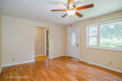 108 Linden Ave, Palatine, IL 60074-5438