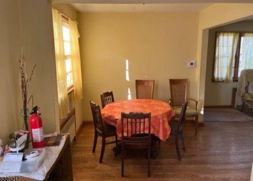217 20th Ave, Manville, NJ 08835-1641