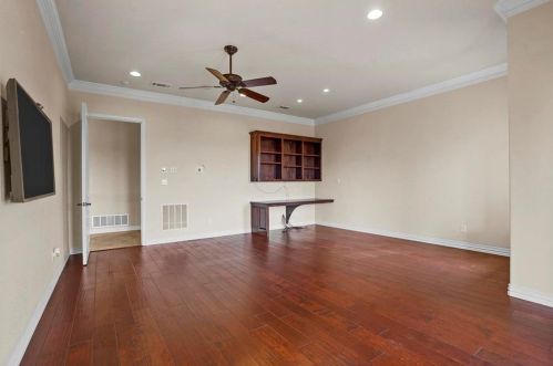 2011 Grn Wing, Granbury TX 76049-5576 exterior