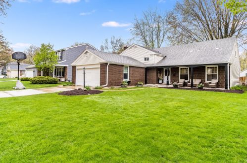 1217 Evergreen Ave, Naperville, IL 60540-5109