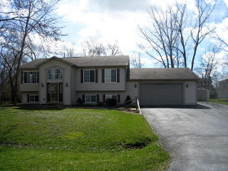 3435 Sherman Ave, Gurnee, IL 60031-5409