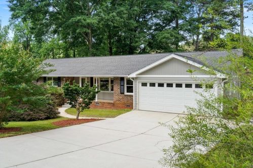 2840 Templar Knight Dr, Tucker, GA 30084-2738