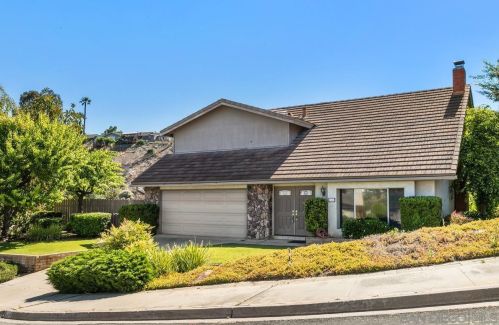 2162 Flying Hills Ln, El Cajon, CA 92020-1360