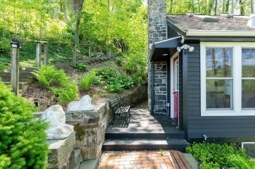 131 Forest Dr, Sandy Hook, CT 06482-1282