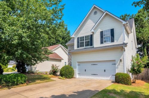 193 Stoneforest Dr, Holly Springs GA  30189-2500 exterior