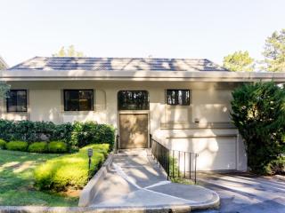 8 Skyline Crst, Monterey, CA 93940-4111