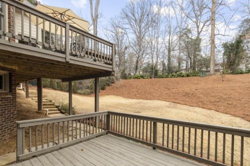 304 Frst Vly Ct, Atlanta GA  30342-2353 exterior