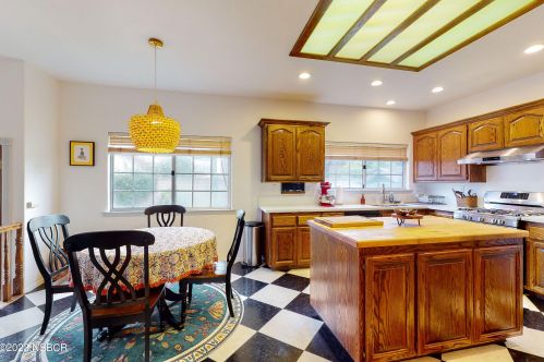 2418 Sandpiper Dr, Santa Maria CA  93455-1521 exterior
