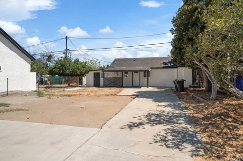 434 C St, Colton, CA 92324-2138