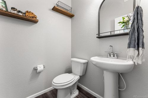 21001 60th Ave, Denver CO  80019 exterior