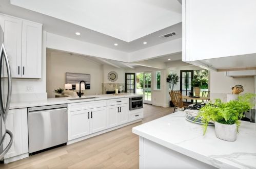 2532 Unicornio St, Carlsbad CA  92009-5327 exterior