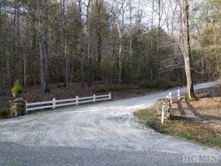 990 Found Forest Rd, Cashiers, NC 28717