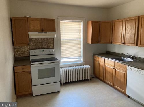 3400 Cove Rd, Camden NJ  08109-2540 exterior