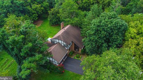 790 Colston Dr, Falling Waters, WV 25419-7097