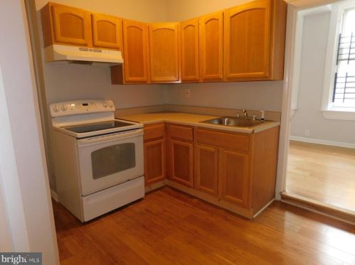 2007 17th St, Philadelphia, PA 19121-2321