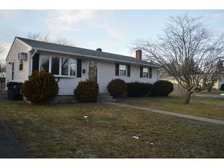 9 Hoyt St, Warwick, RI 02886-3515
