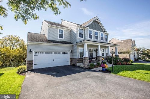 429 3rd St, New Schaefferstown, PA 19506-9537