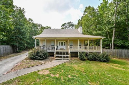 140 Panther Woods Dr, Jackson, GA 30233-5228