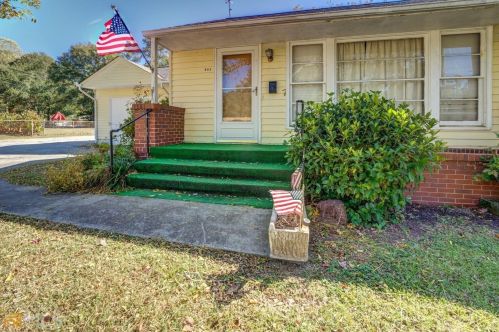 908 Nelson St, Jackson, GA 30233-2604