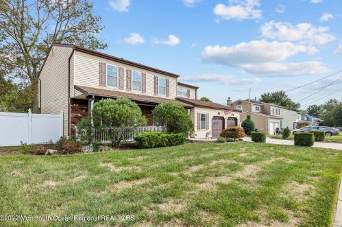 171 Friendship Rd, Wall Township, NJ 07731-1912