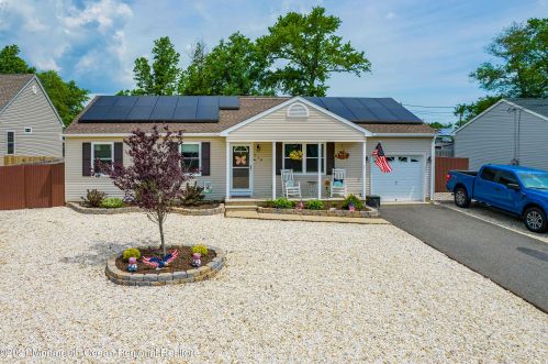 718 Conifer Dr, Lacey, NJ 08731-3002