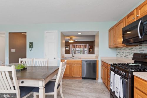 34 Buttonwood Ln, York, PA 17406-9064