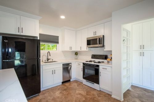 2062 Flower St, Santa Ana CA 92706-1928 exterior