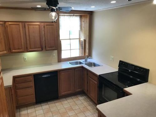 5258 River Rd, Oregon, IL 61061-9443