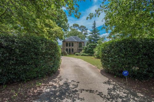 8 Overlook Dr, Newnan, GA 30265-2036