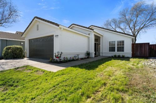 8438 Cold Water Ct, Elk Grove, CA 95624-9498