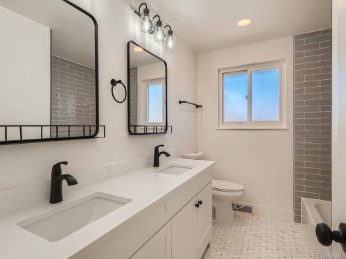 661 Joplin St, Denver CO  80011-7604 exterior