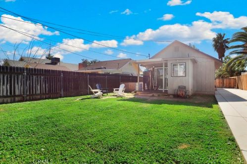 4501 Larchwood Pl, Riverside CA  92506-1189 exterior