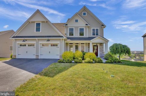 647 Golden Eagle Way, Lancaster, PA 17601-1179