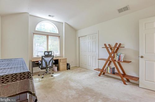 283 Sayre Dr, Princeton NJ  08540-5872 exterior