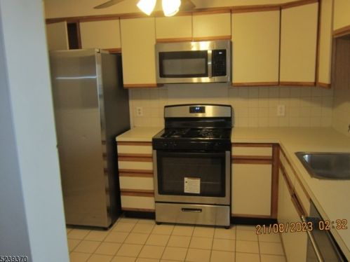 92 Quartz Ln, Paterson NJ  07501-3348 exterior