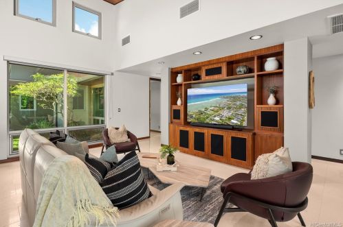 4528 Kahala Ave, Honolulu HI  96816-4927 exterior