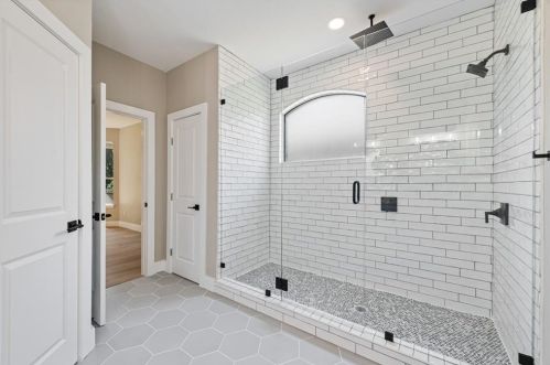 10209 Broomflower Dr, Austin TX  78739-1448 exterior