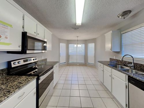 5717 Heatherglen Ter, Fort Worth TX  76179-3773 exterior