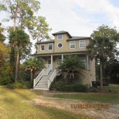 196 Palmera Ln, Brunswick, GA 31525-3032