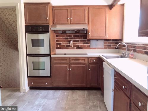 6116 Brandon Ave, Springfield VA  22150-2409 exterior