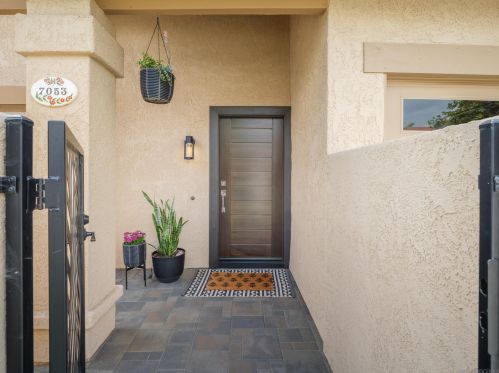 7053 Snapdragon Dr, Carlsbad, CA 92011-3944