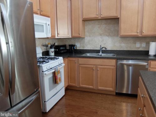 78 Sundance Dr, Trenton NJ 08619-3968 exterior